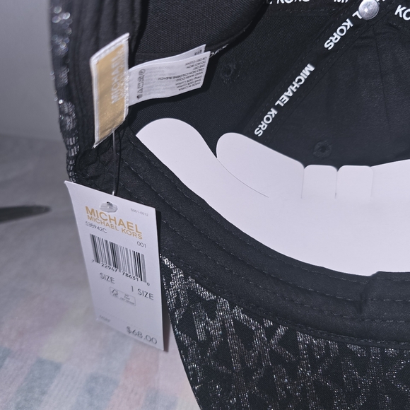 New Michael kors Signature Hat blk & Silver - Picture 3 of 14